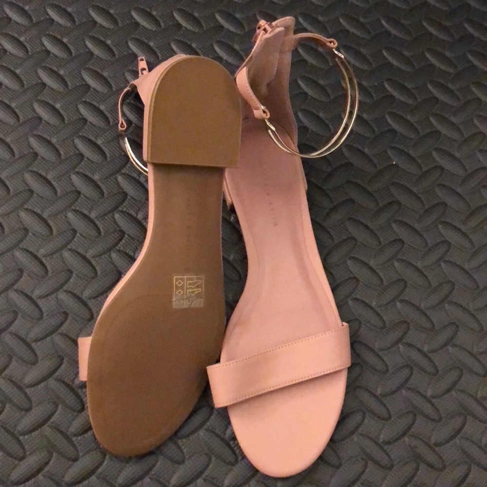 Pink sandals with little to no signs of wear - Picture 3 of 3